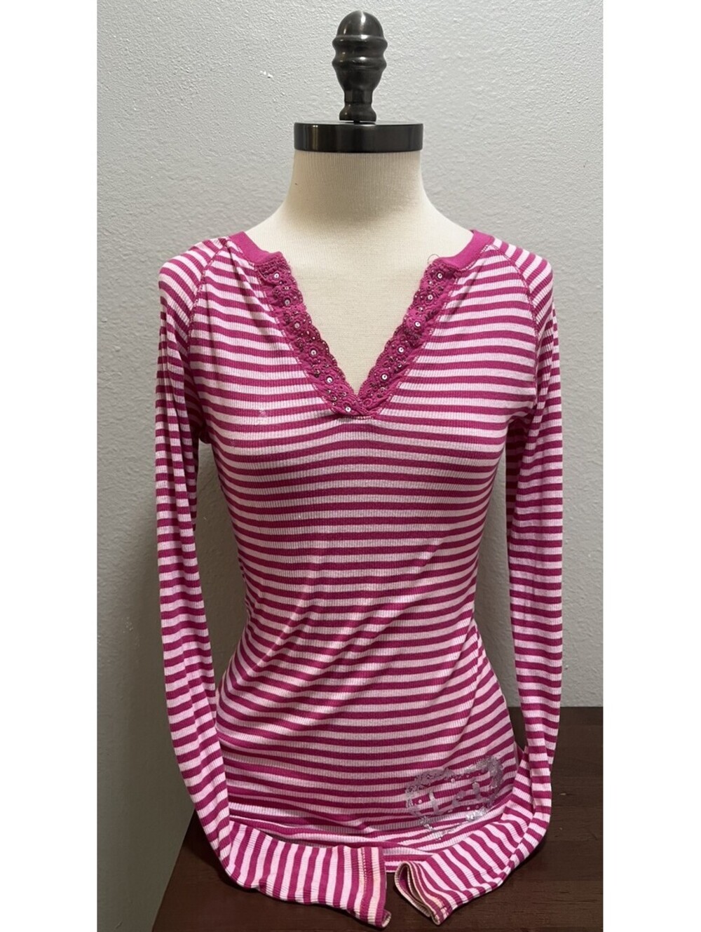 l.e.i. Vintage Long Sleeved Henley Pink Striped Y2K Shirt L